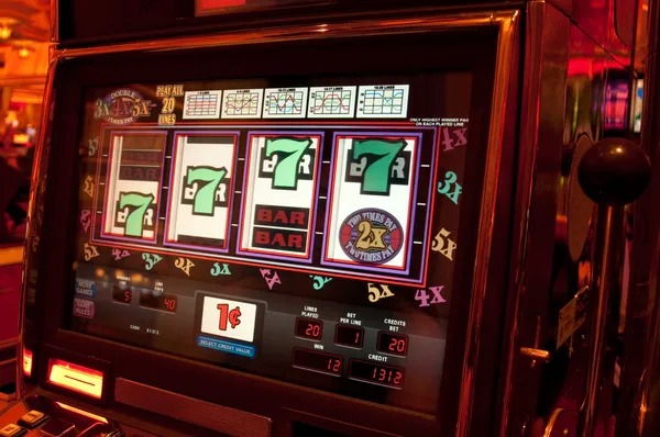 Lucky Neko bonus round feature on kiyo4d displaying free spins and multiplier indicators